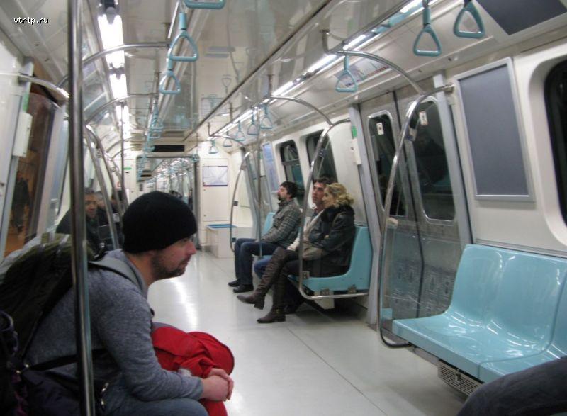 Поезд метро