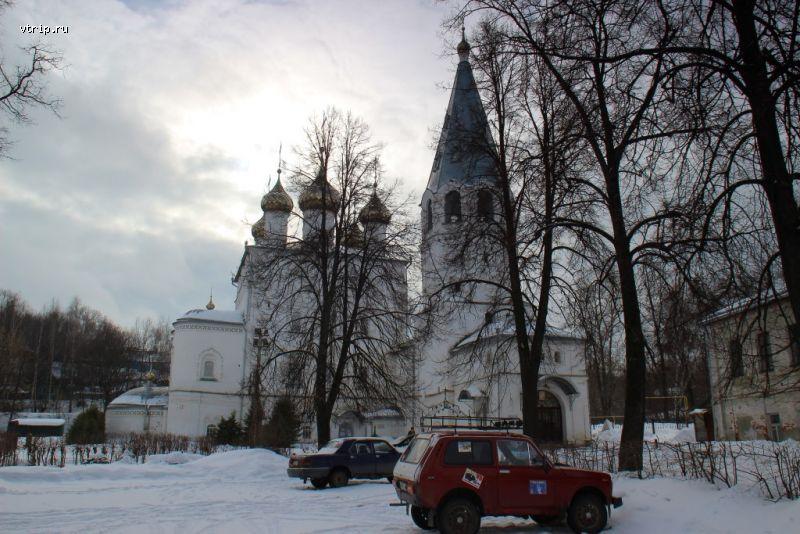 Территория монастыря