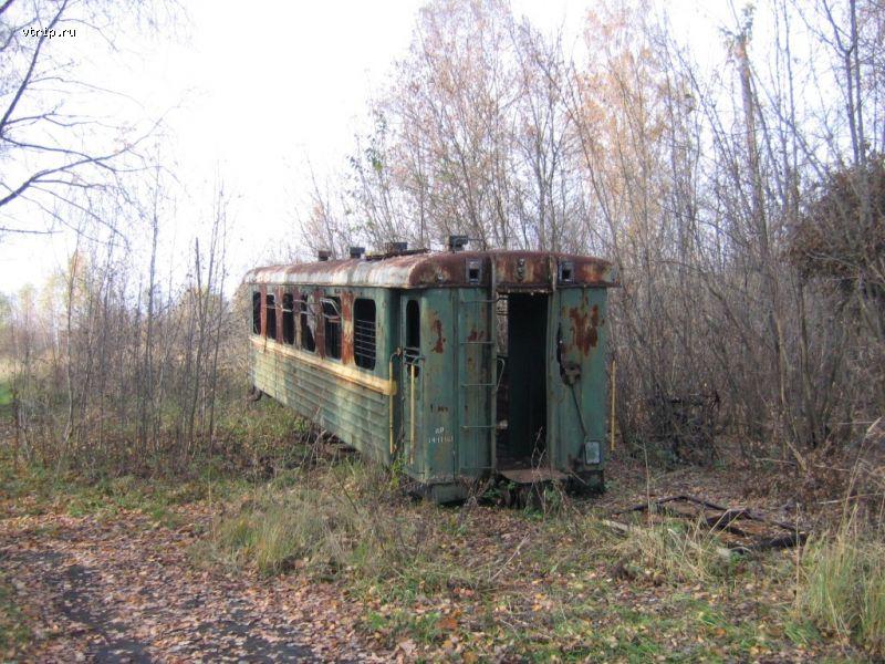 Остатки узкоколейного вагона ПВ