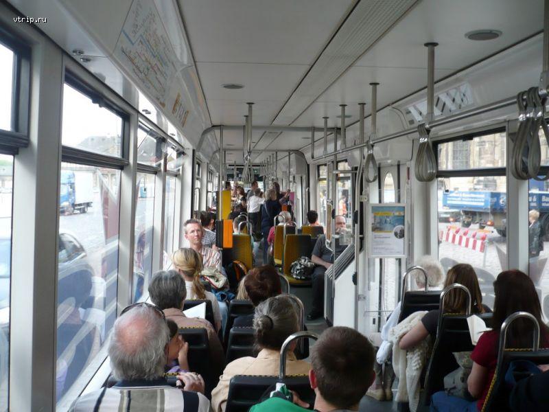 Внутри вагона