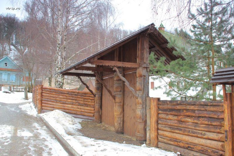 Дубовые ворота