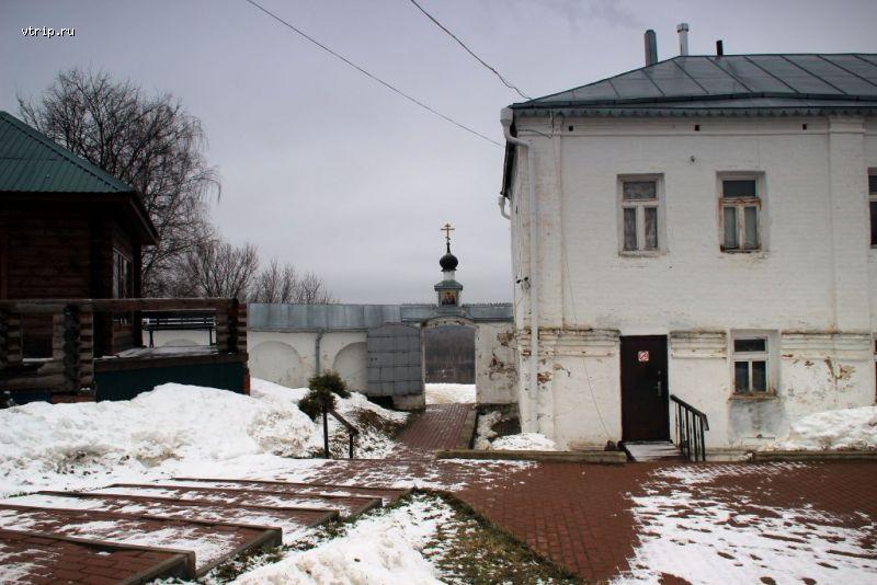 Территория монастыря