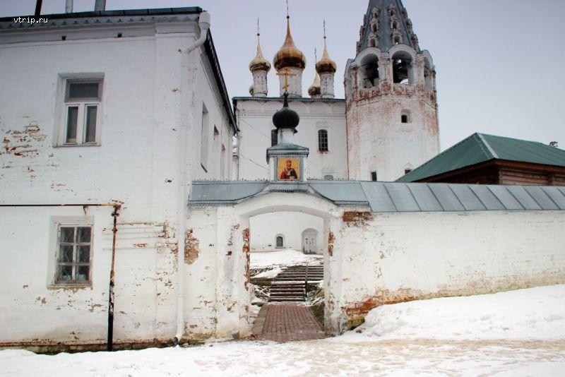Ворота со стороны Клязьмы