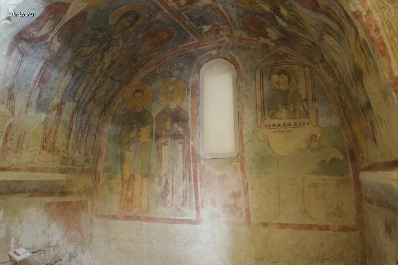 Росписи в храме