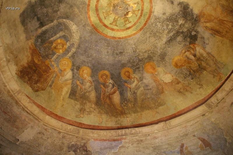 Росписи в храме