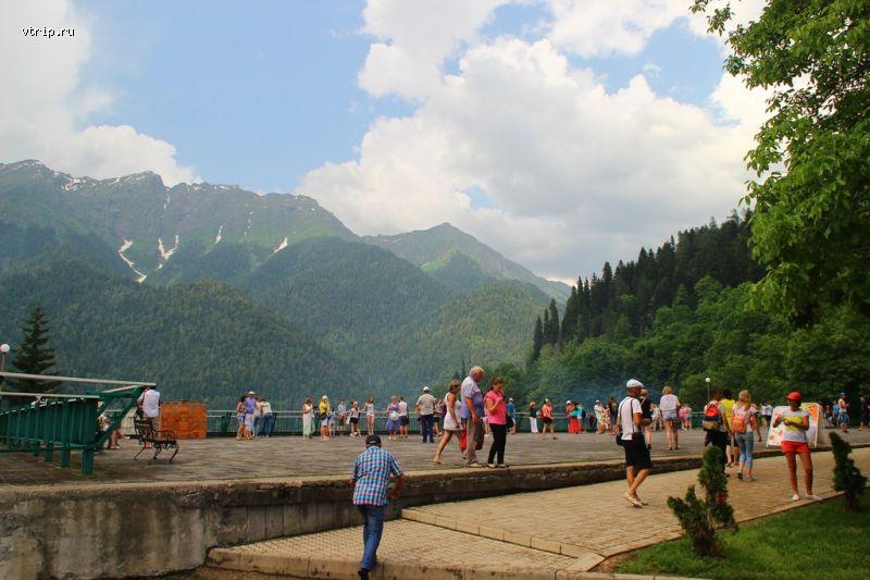 Смотровая площадка на озере Рица