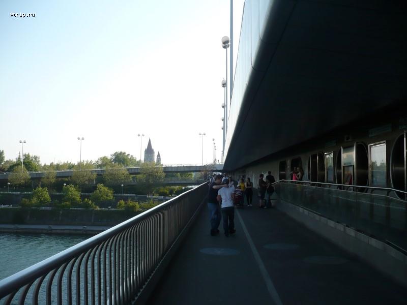 Станция Donaustadtbrücke