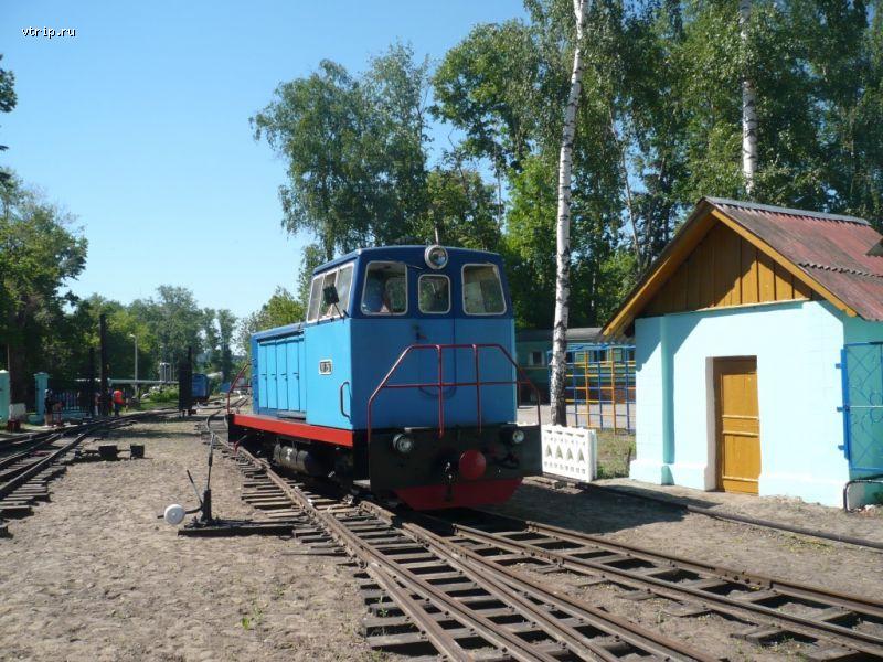Тепловоз узкоколейный ТУ-7А на маневрах