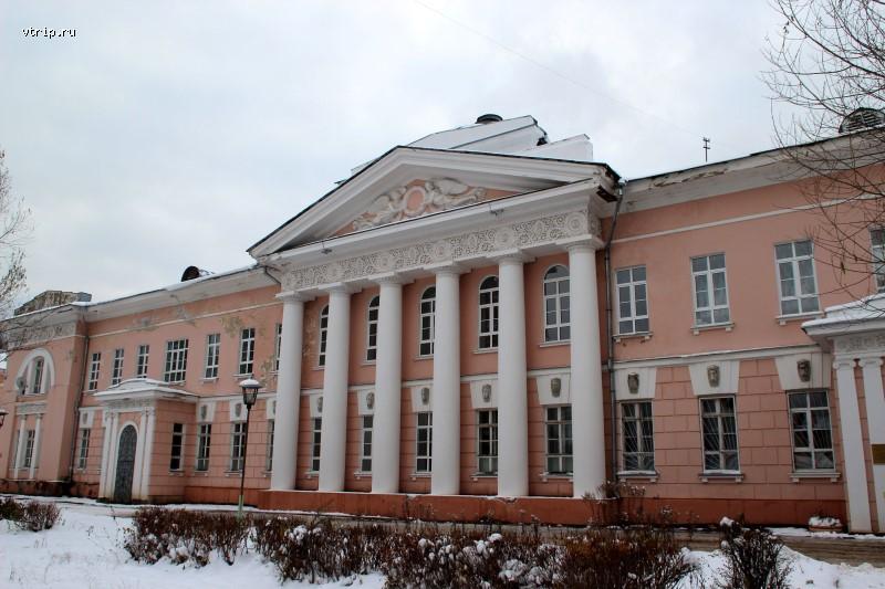 Главный корпус