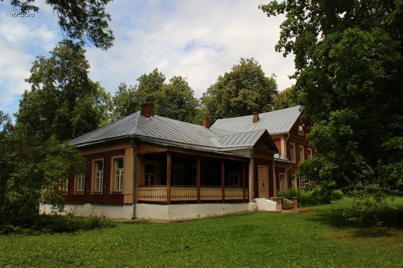 Главный дом усадьбы Жуковских