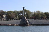 Памятник затопленным кораблям в Севастополе