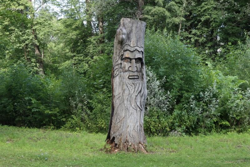 Деревянная скульптура