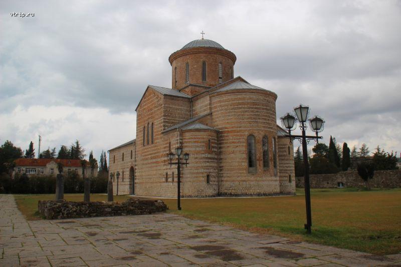 Патриарший собор в Пицунде