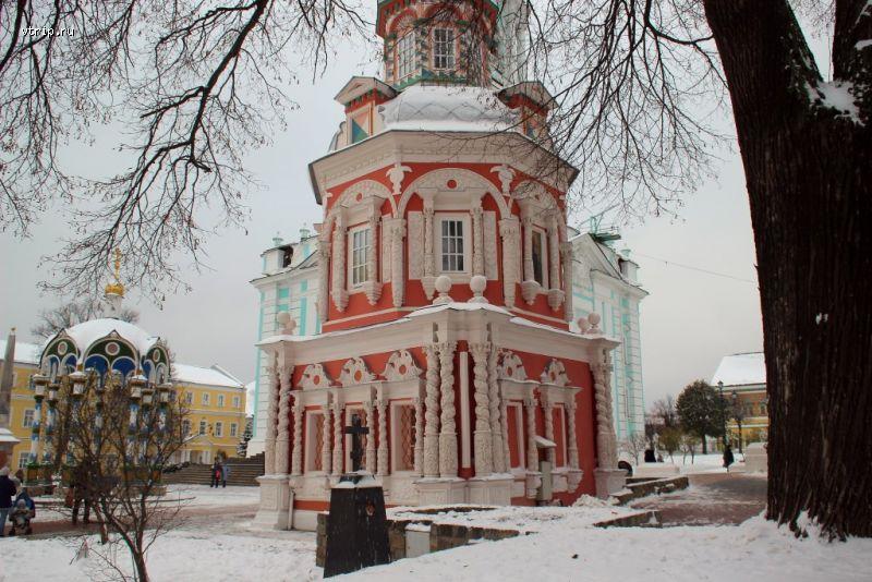 Успенский кладезь с часовней