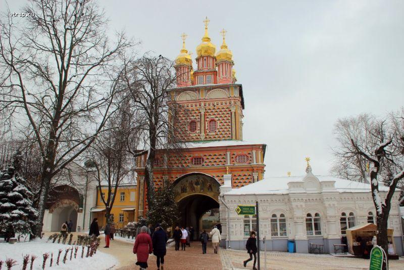 Надвратный Рождественский храм