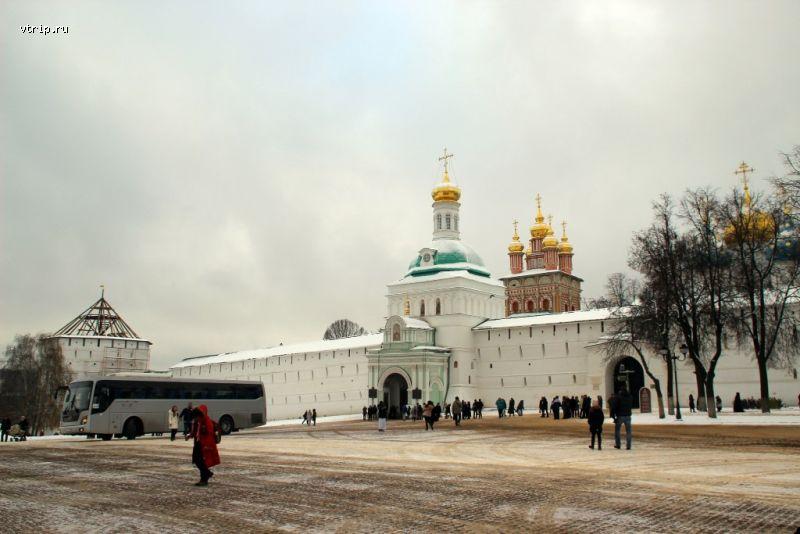 Вход в Троице-Сергиеву лавру