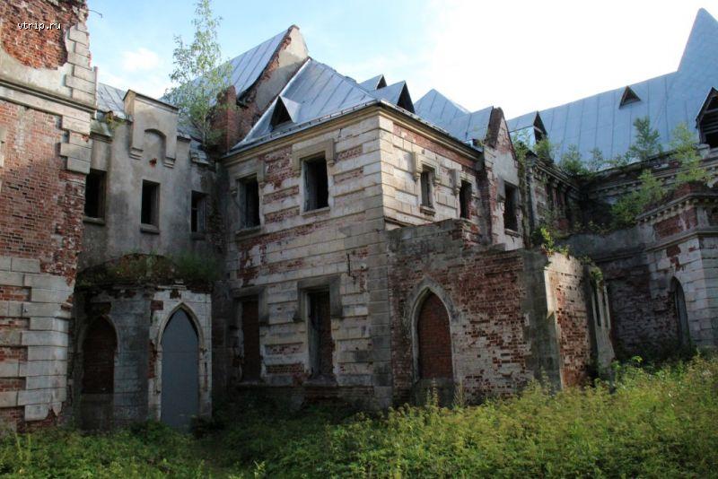 Территория замка