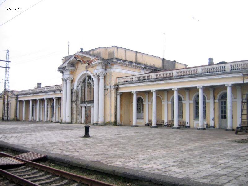 Вид со стороны станции