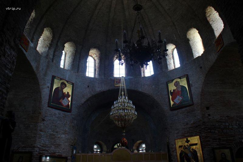 Внутри собора