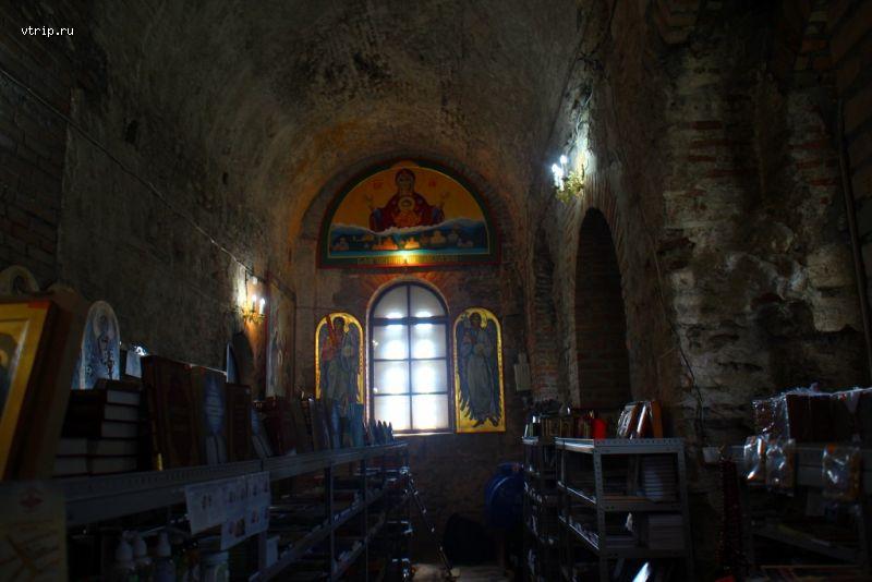 Внутри собора