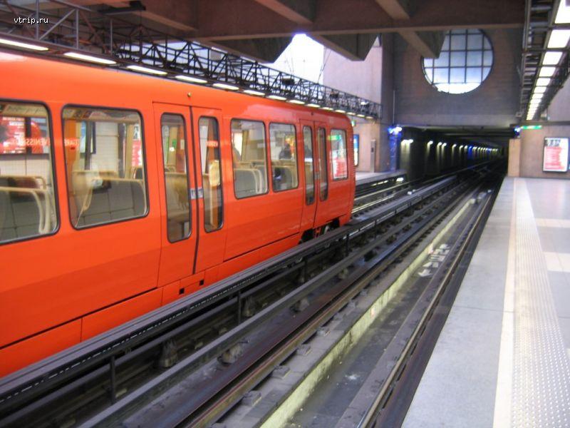 Поезд метро