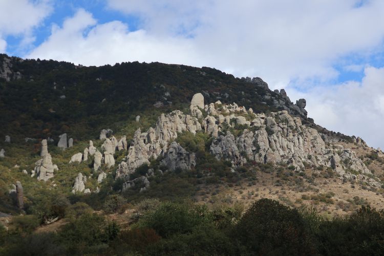Долина привидений Демерджи в Крыму