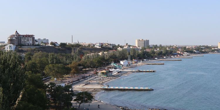 Центральный пляж в Феодосии
