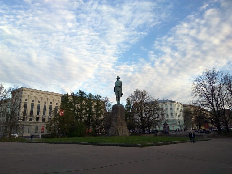 Памятник Максиму Горькому в Нижнем Новгороде