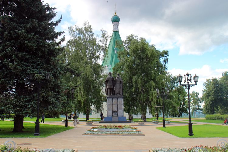Памятник основателям Нижнего Новгорода