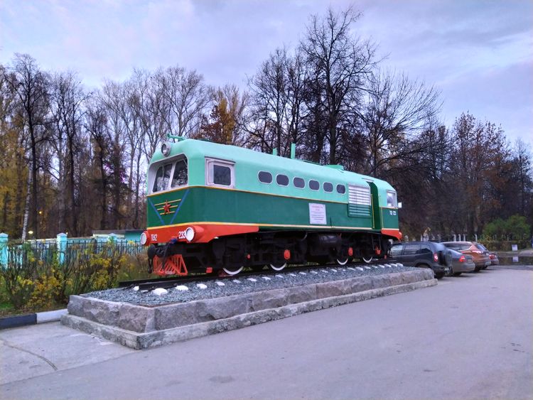 Памятник тепловозу ТУ2 в Нижнем Новгороде