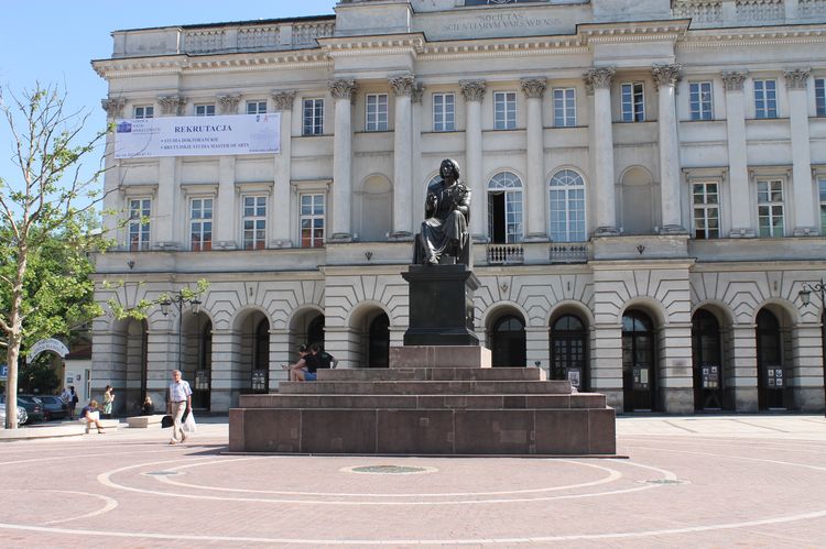 Памятник Николаю Копернику в Варшаве