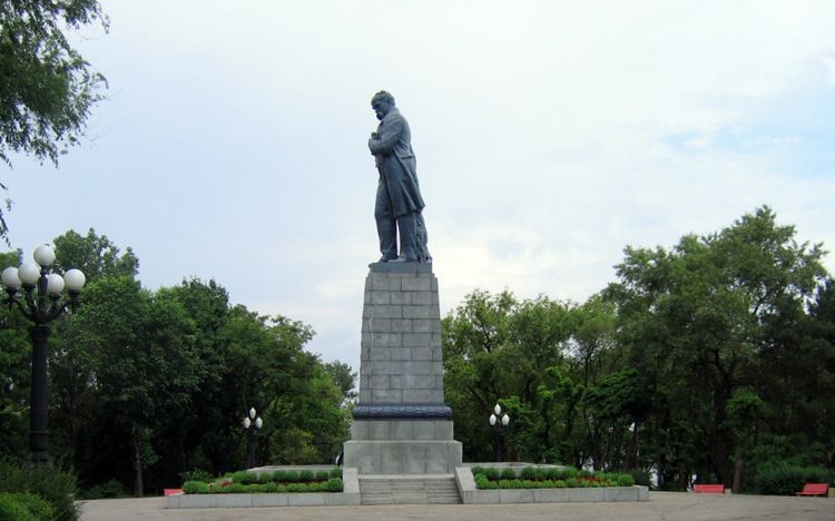 Памятник Тарасу Шевченко в Днепре