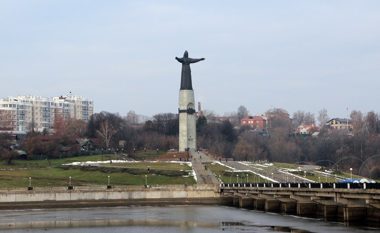 Монумент Матери в Чебоксарах
