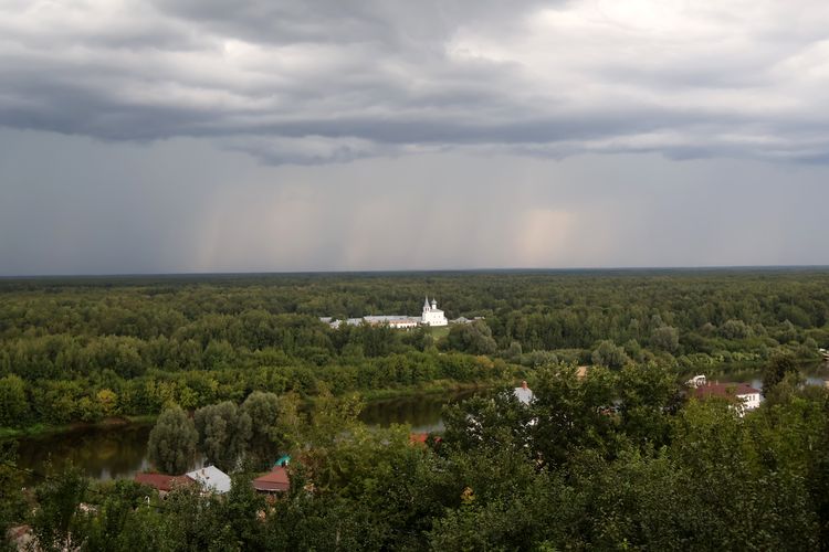 Вид на Знаменский монастырь
