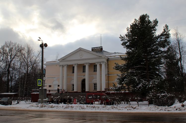 Коноваловский дворец «Народный дом»