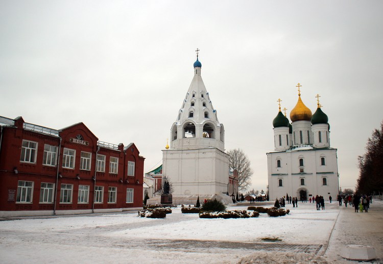 Соборная площадь в Коломне