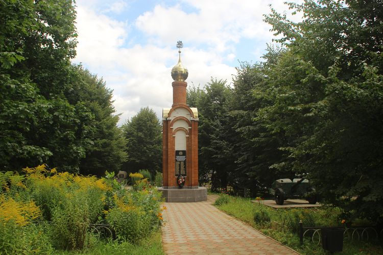 Памятник-часовня в Лухе