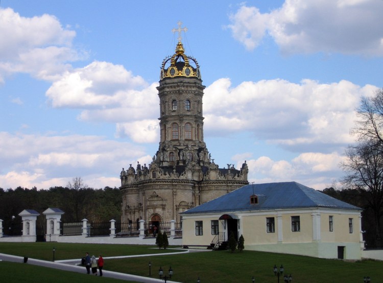 Знаменская церковь в Дубровицах