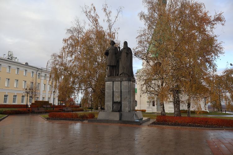 Памятник основателям Нижнего Новгорода