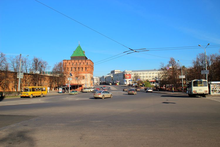 Площадь Минина и Пожарского в Нижнем Новгороде