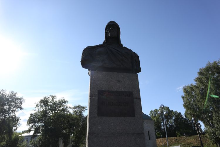 Памятник Александру Невскому в Переславле-Залесском