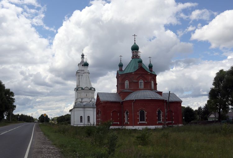 Храмовый комплекс в Елизарове