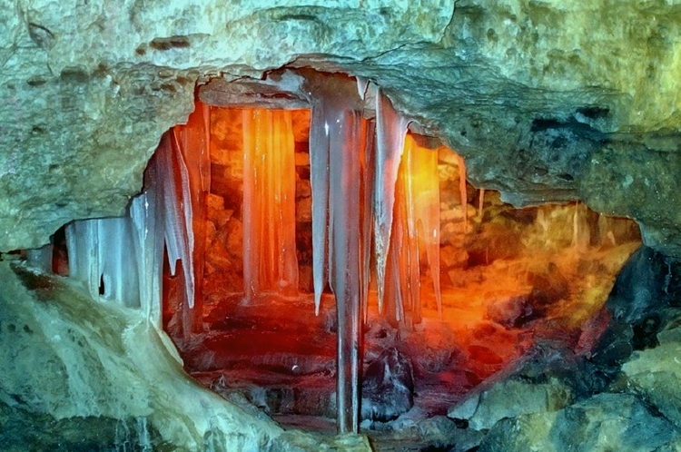 Кунгурская ледяная пещера