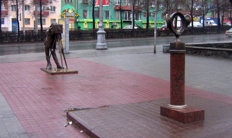 Памятник «Пермяк солёные уши»