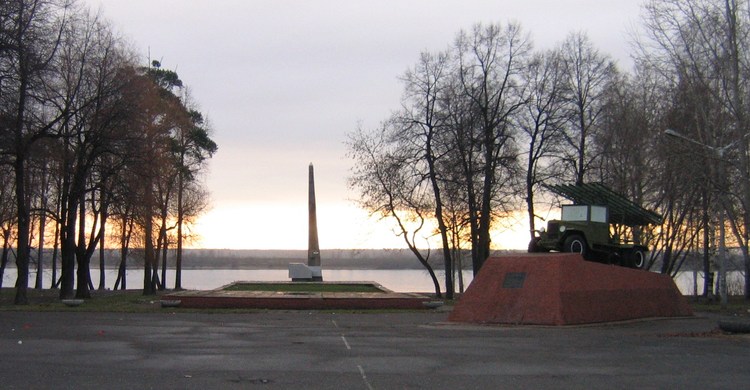 Памятник «Тыл - фронту» в Перми