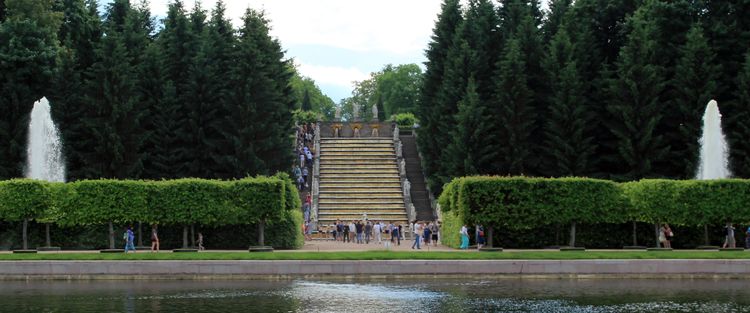 Марлинский каскад в Петергофе