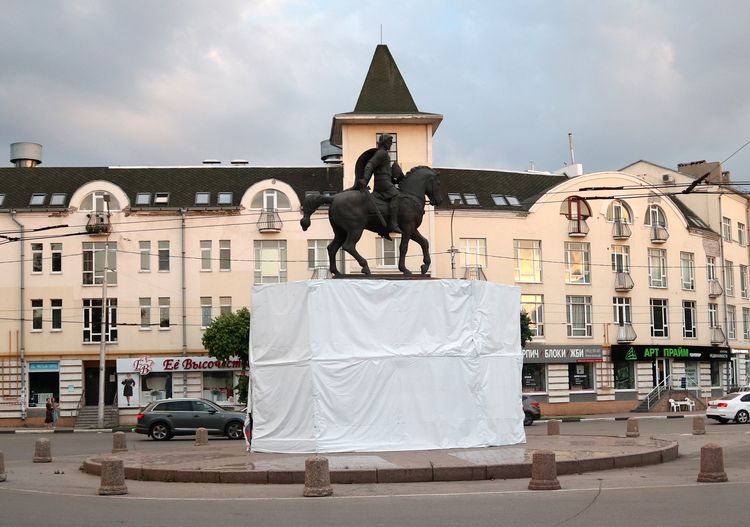 Памятник Олегу Рязанскому в Рязани