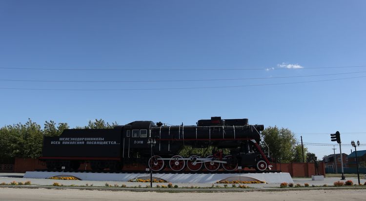 Паровоз-памятник Л-3498 в Сасове