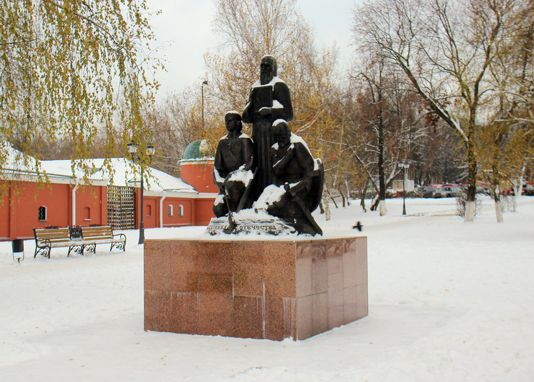 Памятник защитникам Троице-Сергиевой лавры