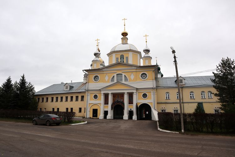 Николо-Шартомский монастырь во Введенье
